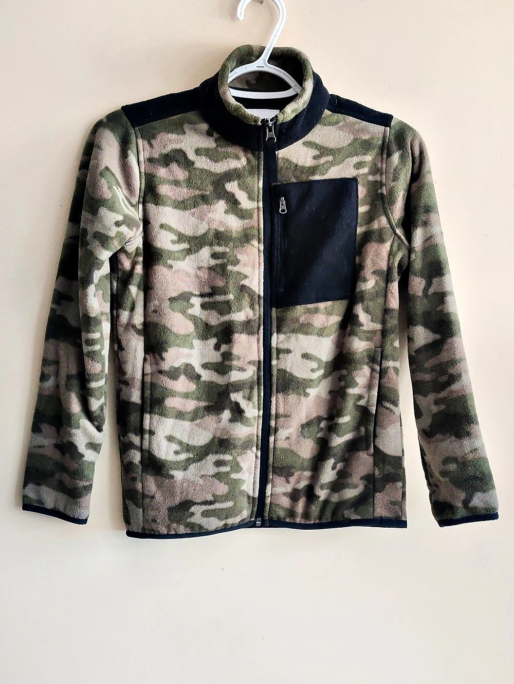 Amazon Essentials Boys Polar Fleece Full-Zip Mock Jacket Camo Large